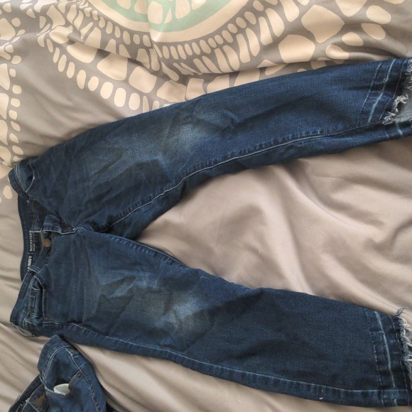 Old Navy. Comfy stretchy jeans size 2 - Picture 6 of 7